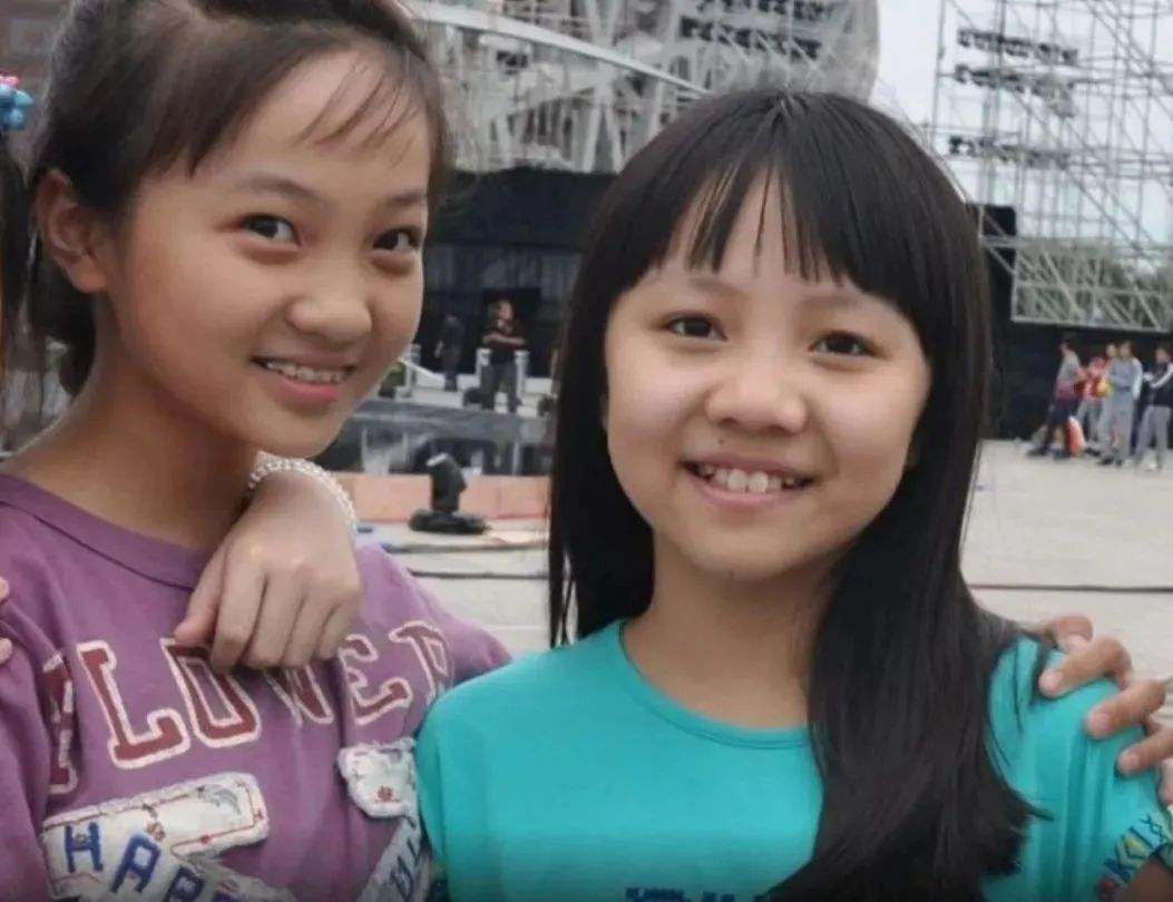 当年丰胸门女主林妙可长大后的照片.身材太好做空中瑜伽