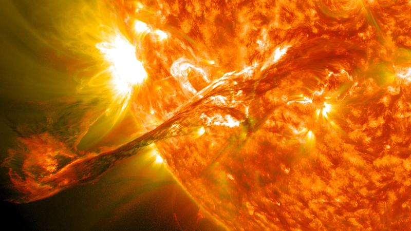 太阳也刮风？速度更快、更猛的太阳风来袭！