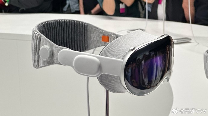苹果或于2025年酝酿大动作：推出廉价亲民版Vision Pro头显